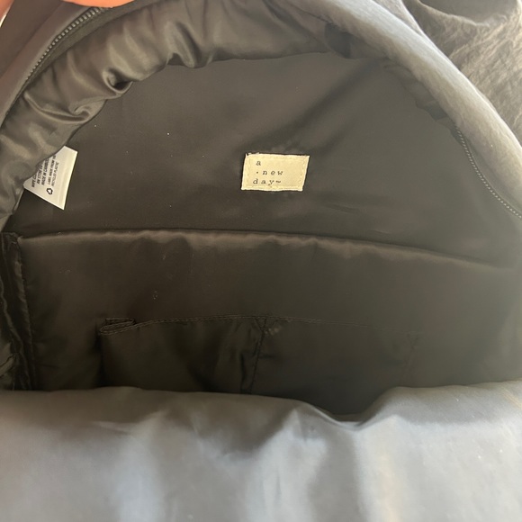 A new day “puff dome” backpack - Picture 4 of 7